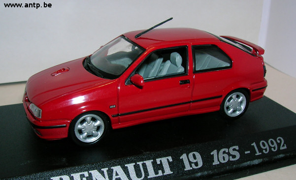 Renault 19 16S Universal Hobbies