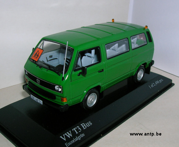 Volkswagen T3 Bus Minichamps