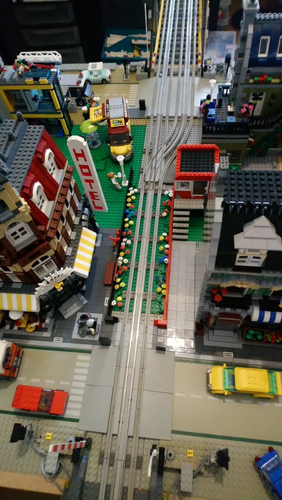http://antp.be/priv/lego-room/DSC_0198_1.JPG